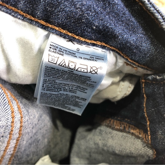 Old Navy Distressed Dark Wash Rolled Hem Denim Shorts - Picture 5 of 5